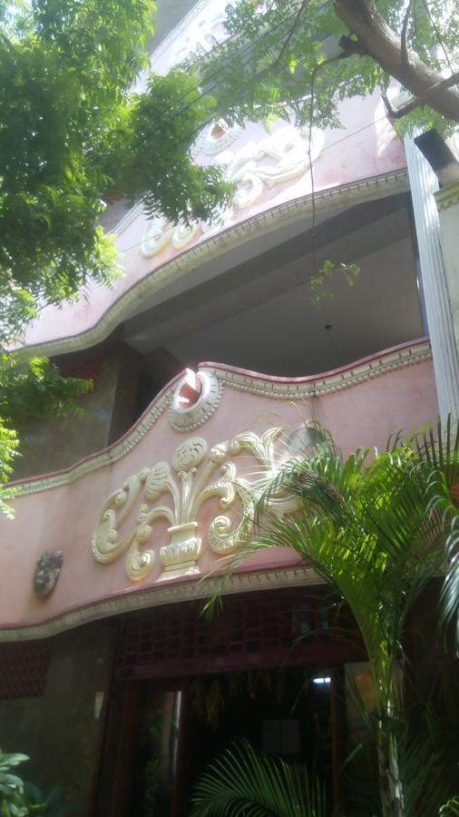 Hôtel Rising Sun à Chennai Extérieur photo