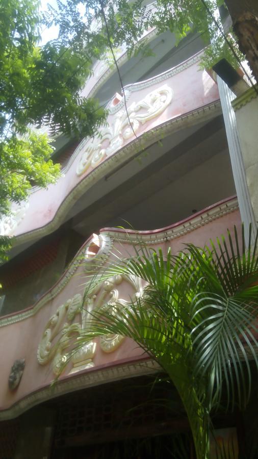 Hôtel Rising Sun à Chennai Extérieur photo